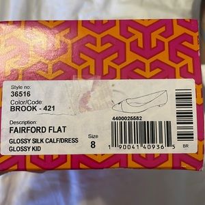 Tory Burch size 8 Fairfield Flat. Color-Brook